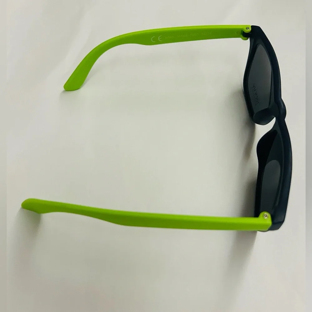 New Tommy Bahama Kid Sunglasses Blue Frame Green Temple Boys Girls Unisex Summer